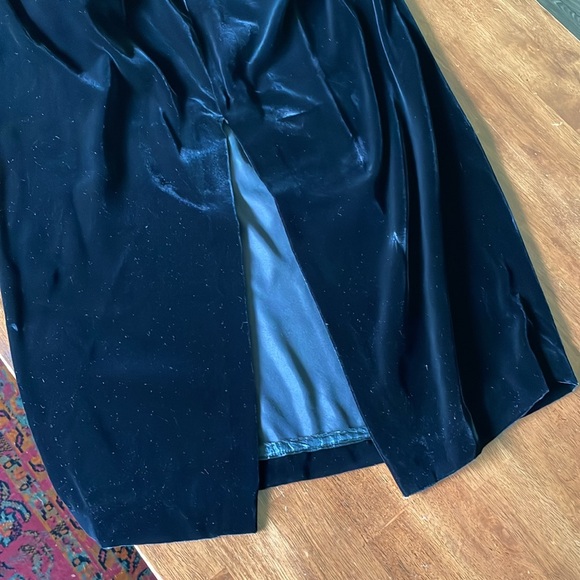 Vintage Banana Republic Black Velvet Empire Waist Dress - Size 8 - Picture 5 of 9